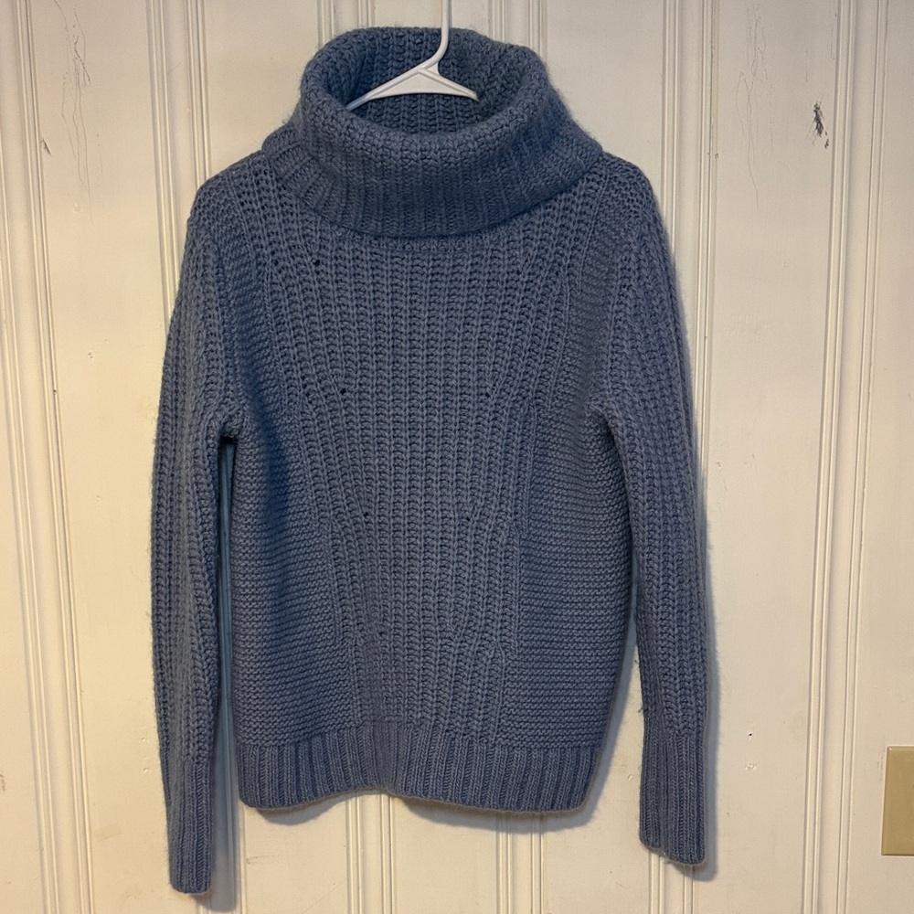 Banana Republic Repuvlix women’s medium Blue wool blend Turtleneck Sweater top